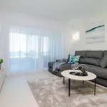 Апартаменти Espanatour Yuliana
