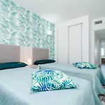 Апартаменти Espanatour Yuliana *